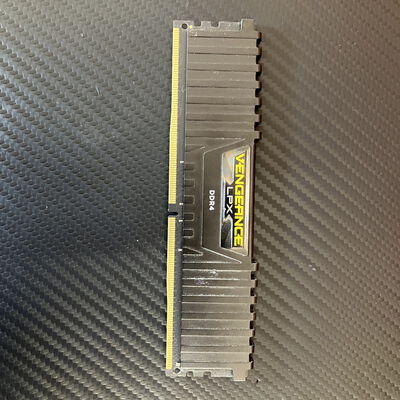 【富士青葉店】中古  Corsair CMK16GX4M2A2666C16 [DDR4 PC4-21300 8GB 5070001238 