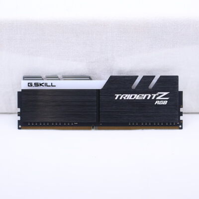 【通販センター】中古  PC4-25600 8GB デスクトップ用(DDR4-3200) 140727 