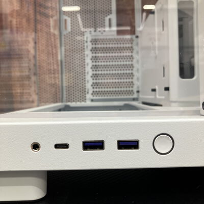 【富士青葉店】中古  NZXT CC-H61FW-R1(H6 Flow RGB WH ATX ｶﾞﾗｽ) 5070002322 