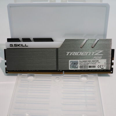 【札幌店】中古  PC4-25600 8GB デスクトップ用(DDR4-3200) 140727 