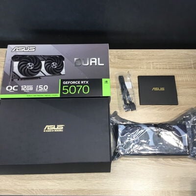 【松山環状枝松店】中古  ASUS DUAL-RTX5070-O12G (RTX5070 12GB) 4560001670 
