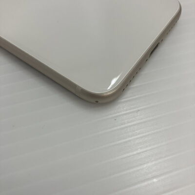 【秋葉原本店】中古  【au版SIMフリー】Apple iPhoneSE 4.7インチ (第3世代) 64GB (スターライト) MMYD3J/A 154840 