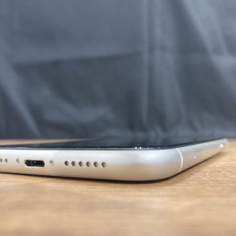 中古 【docomo】 Apple iPhone11 64GB (ホワイト) MHDC3J/A 新