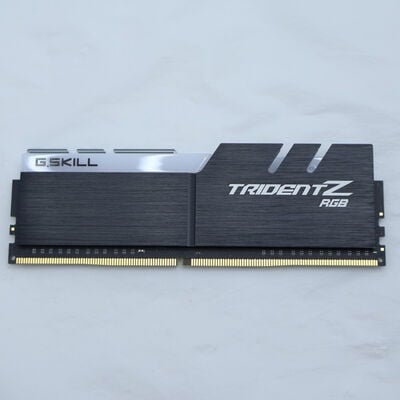 【通販センター】中古  PC4-25600 8GB デスクトップ用(DDR4-3200) 140727 