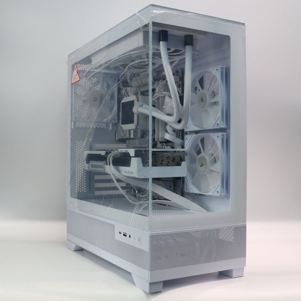 中古 自作パソコン(Ryzen 7 9800X3D/32GB/SSD1TB/RX9070XT/W11H