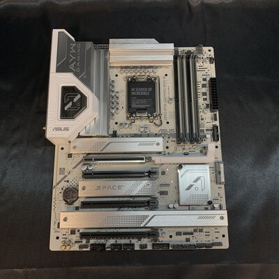 【横浜駅前店】中古  ASUS Z890 AYW GAMING WIFI W (Z890 1851 ATX DDR5) 172181 