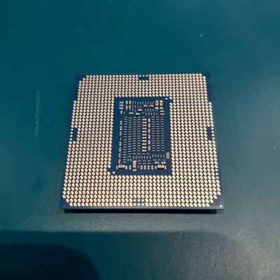 【鹿児島店】中古  INTEL Core i7 8700 (1151/3.20GHz/12M/C6/T12) 136198