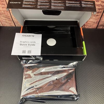 【富士青葉店】中古  GIGABYTE GV-N5060WF2MAX OC-8GD (RTX5060 8G) 188972 