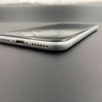【大須店】中古  【au】Apple iPhoneSE 4.7インチ (第2世代/2020) 128GB (ホワイト)  MXD12J/A 142476 