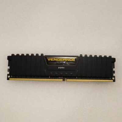 【通販センター】中古  PC4-21300 8GB デスクトップ用(DDR4-2666) 126165 