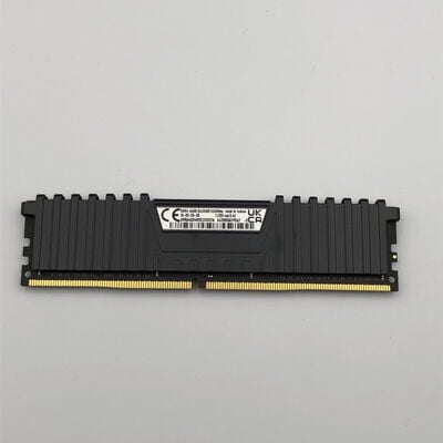 【甲府飯田店】中古  PC4-25600 32GB デスクトップ用(DDR4-3200) 143224 