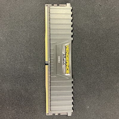 【大宮店】中古  PC4-24000 8GB デスクトップ用(DDR4-3000) 128475 