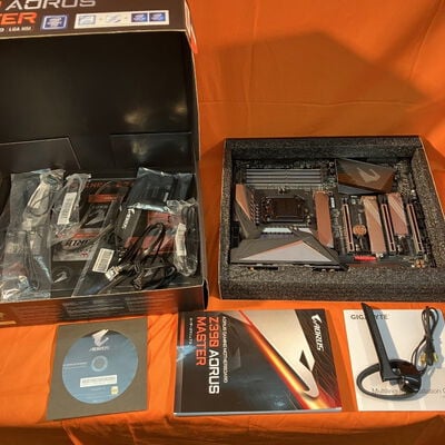 【なんば店】中古  GIGABYTE Z390 AORUS MASTER (Z390 1151 ATX DDR4) 138861 