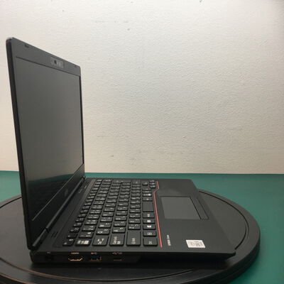 【佐賀南部バイパス店】中古  FUJITSU FMVU31024(i5-10310U/8GB/SSD256GB/W11P) 5250001674 