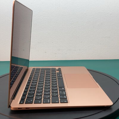 【佐賀南部バイパス店】中古  MacBook Air 13インチ　M1(CPU:8C/GPU:7C)8GB/256GB ゴールド　MGND3J/A  5250001804 