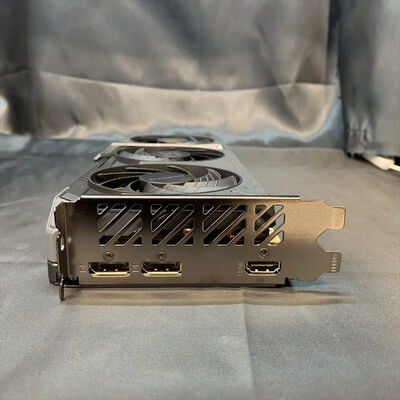 【横浜駅前店】中古  GIGABYTE GV-R9060XTGAMING OC-16GD (RX9060XT 16G) 179900 