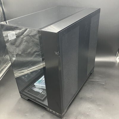 【熊本浜線店】中古  Lian Li O11 VISION BLACK (E-ATX ｶﾞﾗｽ) 5370000388 