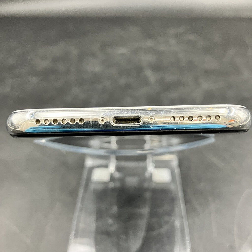 中古 【SIMロック解除済み】【docomo】 iPhoneX 64GB (シルバー