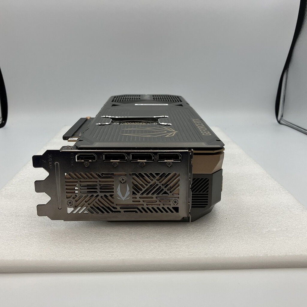 中古 ZOTAC ZT-B50710B-10P(RTX5070Ti AMP Extreme Infini 16GB