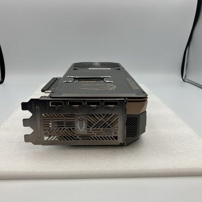 【新潟店】中古  ZOTAC ZT-B50710B-10P(RTX5070Ti AMP Extreme Infini 16GB) 176554 