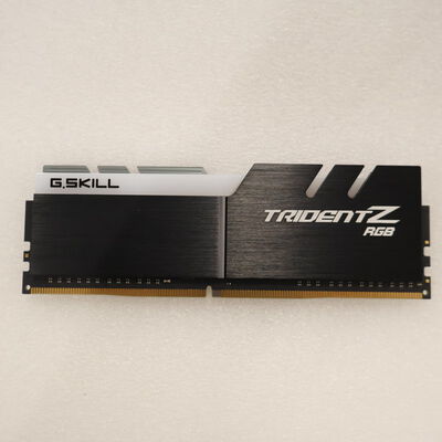 【通販センター】中古  PC4-25600 8GB デスクトップ用(DDR4-3200) 140727 