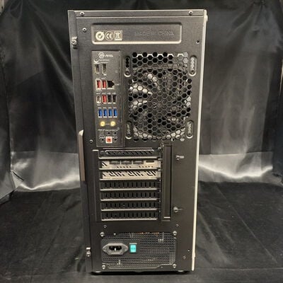 【横浜駅前店】中古  自作PC  (AMD Ryzen 7 9700X /32GB/SSD1TB/RX7800XT/OSなし/有線LAN◯無線LAN◯) 3400009670 