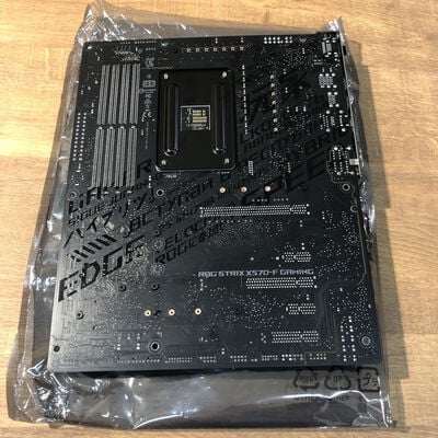 【姫路店】中古  ASUS ROG STRIX X570-F GAMING(X570 AM4 ATX DDR4) 140039 