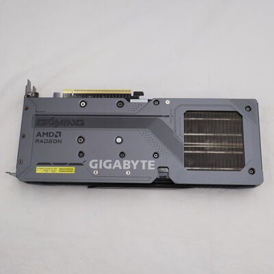 【通販センター】中古  GIGABYTE GV-R9060XTGAMING OC-16GD (RX9060XT 16G) 179900 