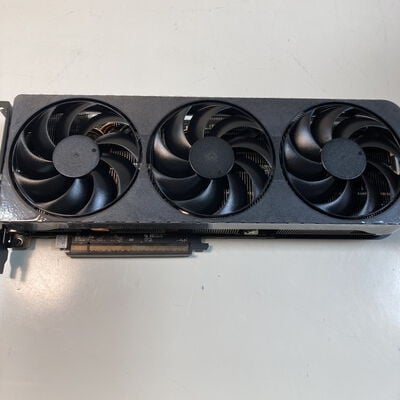 【大宮店】中古  玄人志向 RD-RX9070XT-E16GB/TP (RX9070XT 16G) 176950 