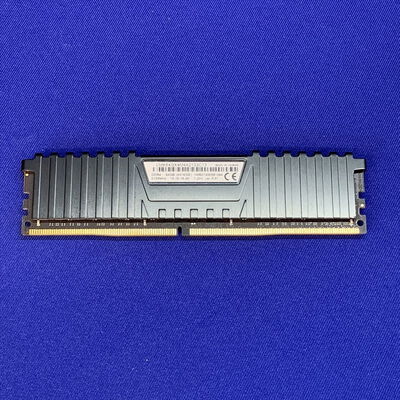 【横浜駅前店】中古  PC4-17000 16GB デスクトップ用(DDR4-2133) 135640 