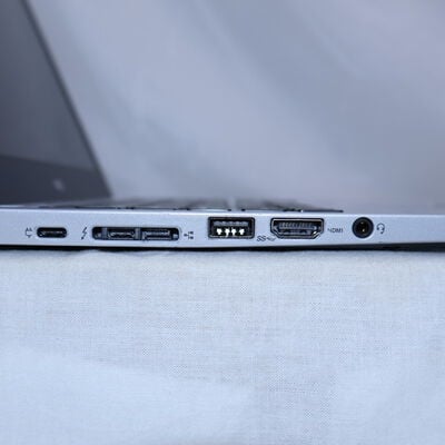 【通販センター】中古  【ジャンク品/保証無/返品質問不可】NEC VersaPro タイプVB PC-VKM17BZG4 (Core i5 8350U/8GB/SSD256GB/-/オンボード/12.5/1366x768/Wi-Fi/WEBCAM/W11H64 MAR) 186219 
