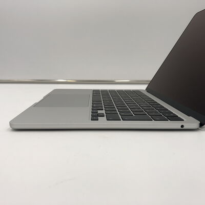 【福井日之出店】中古  MacBook Air 13インチ(M3/2024) シルバー M3(CPU:8C/GPU:10C)/16G/512G
  4780001160 