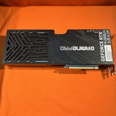 【なんば店】中古  Palit NE75070019K9-GB2050U(RTX5070 GamingPro-S) 3280022043 