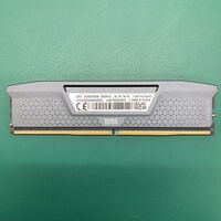 中古  CORSAIR VENGEANCE DDR5 (PC5-44800 16GB デスクトップ用) 3430005857 