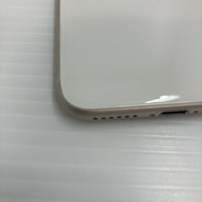 【秋葉原本店】中古  【国内版SIMフリー】Apple iPhoneSE 4.7インチ (第3世代) 64GB (スターライト) MMYD3J/A 154843 