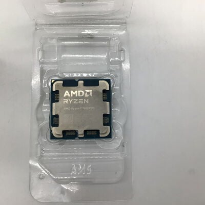 【堺七道店】中古  AMD Ryzen 7 9800X3D (AM5/4.7/104M/C8/T16/120W) 172566 