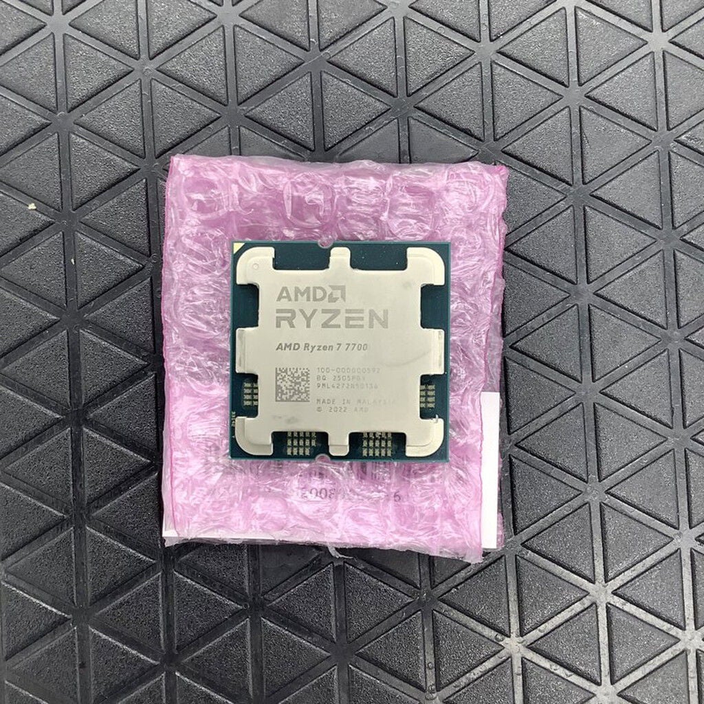中古 AMD Ryzen 7 7700 (AM5/3.8GHz/40M/C8/T16/65W) 1460024624