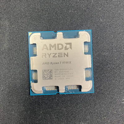 【大宮店】中古  AMD Ryzen 7 9700X (AM5/3.8GHz/40M/C8/T16/65W) 169022 