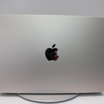 【札幌店】中古  Apple MacBook Air 13インチ 2024 (M3 8CPU 8 GPU/8GB/256GB) スターライト MRXT3J/A 3280020416 