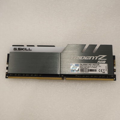 【通販センター】中古  PC4-25600 8GB デスクトップ用(DDR4-3200) 140727 