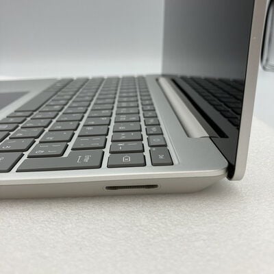 【新潟店】中古  Microsoft Surface Laptop Go 2(i5-1135G7/8GB/SSD256GB/12.4 1536x1024/W11P) 3290007341 