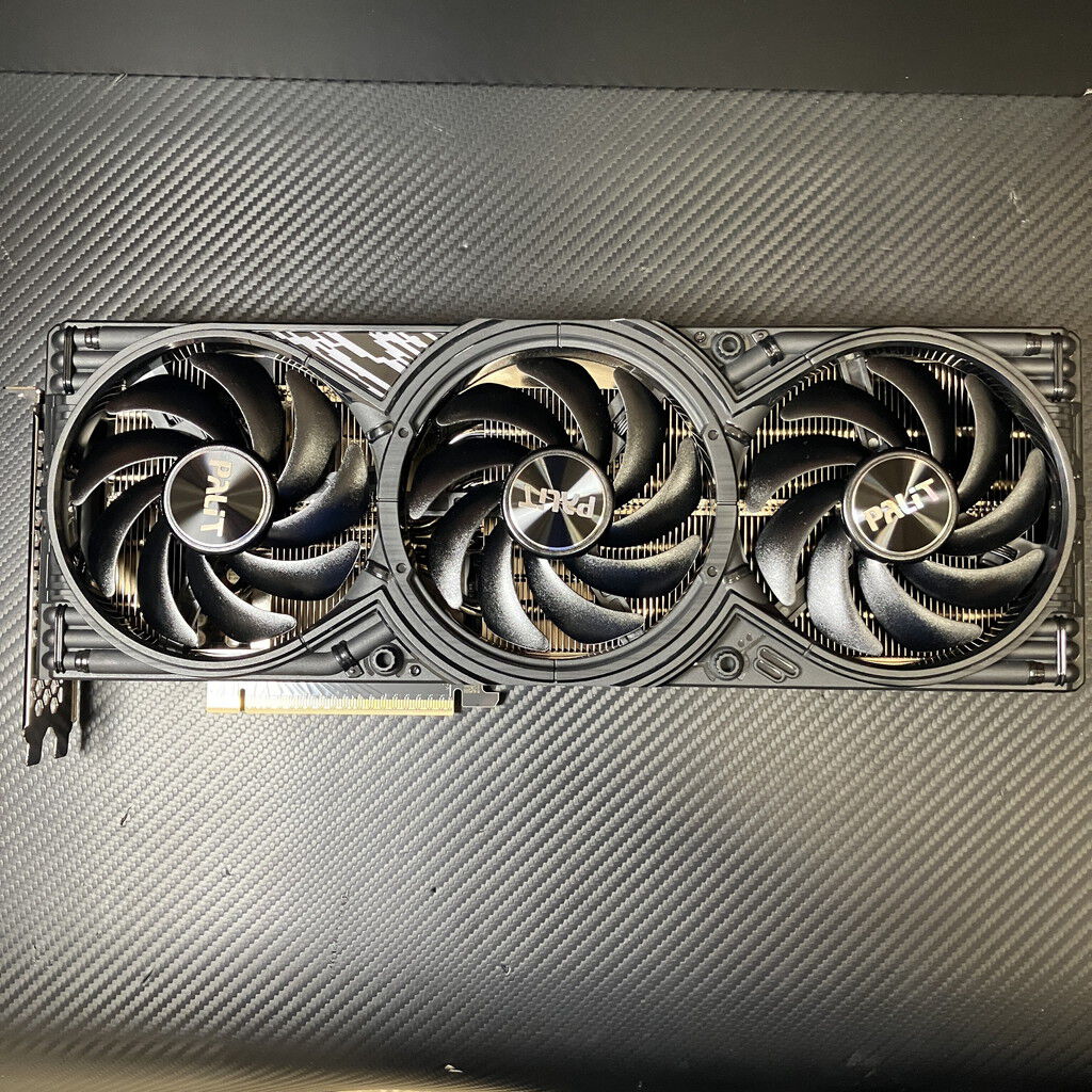 中古 Palit GeForce RTX5070 GAMINGPRO-S 12GB 5070001598 ｜ パソコン