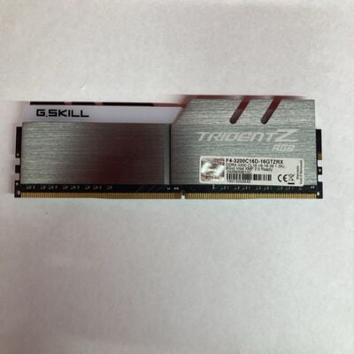 【千葉店】中古  PC4-25600 8GB デスクトップ用(DDR4-3200) 140727 