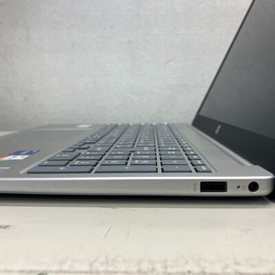 【町田店】中古  HP Laptop 15-fd0043TU 3330003250 