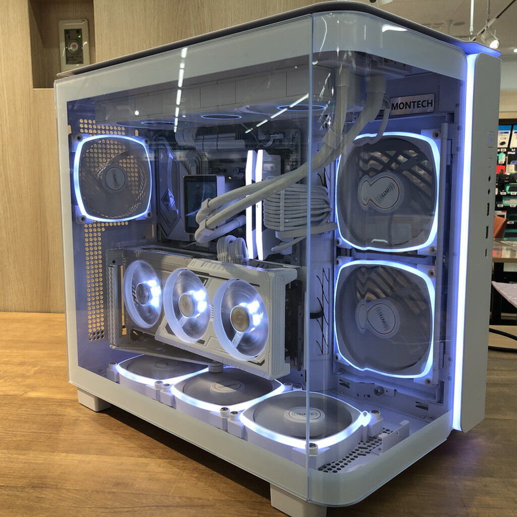中古 自作パソコン(Ryzen 7 9800X3D/32GB/SSD1TB+1TB+2TB/RX9070XT