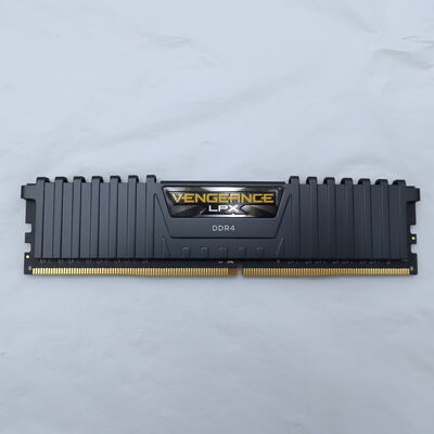 【通販センター】中古  PC4-25600 8GB デスクトップ用(DDR4-3200) 140727 