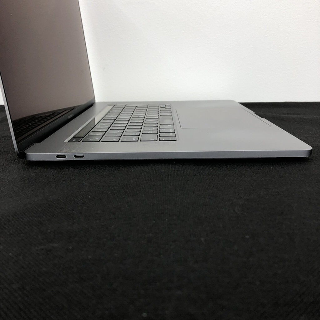 中古 Apple MacBook Pro 16インチ (i9 2.3GHz/512GB/32GB) スペース