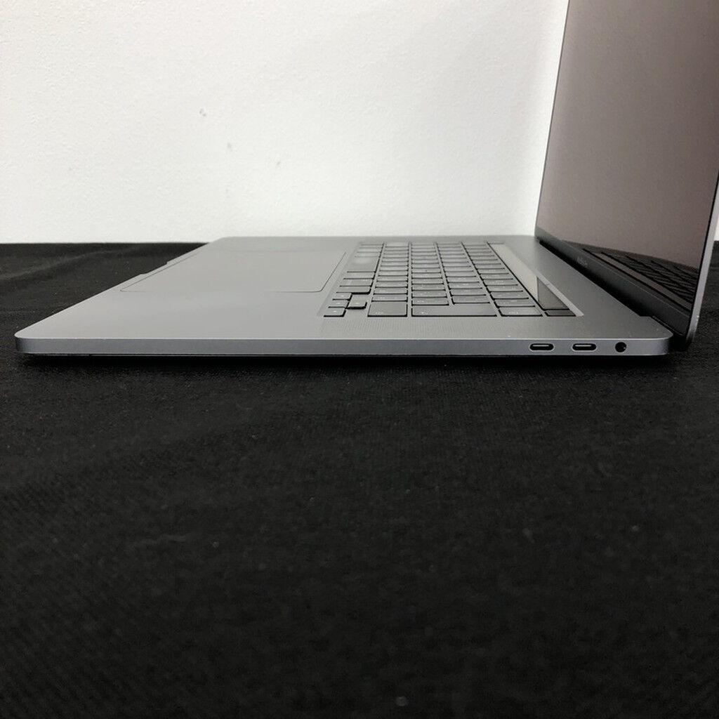 中古 Apple MacBook Pro 16インチ (i9 2.3GHz/512GB/32GB) スペース