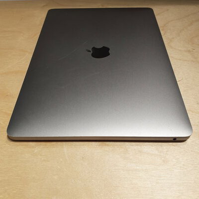 【鹿児島店】中古  Apple MacBook Pro 13.3インチ (Core i5 1.4GHz/8GB/256GB) スペースグレイ Touch Bar Magic Keyboard搭載モデル MXK32J/A (Early 2020) 142634 
