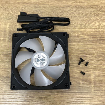 【津ラッツ店】中古  Lian Li UF-AL120-1B(UNI FAN AL120 BK 1PK) 4990001698 